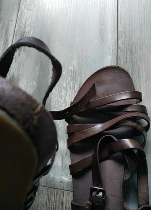 Скидка! брендовые кожаные сандалии fred de la bretoniere. италия10 фото