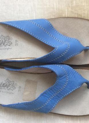 Шлёпанцы кожаные вьетнамки на толстой подошве голубые
