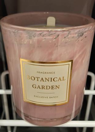 Ароматическая свеча h&m home botanical garden white peony пионы белая пиония