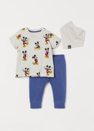 Трикотажний костюмчик з міккі