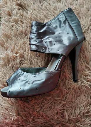 Босоножки женские 39р.