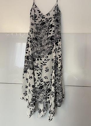 Гарне плаття, ніжне і легке s-m