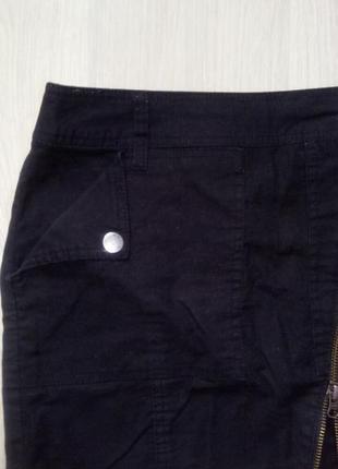Джинсовая мини юбка (xs замеры) на молнии с кармашками3 фото