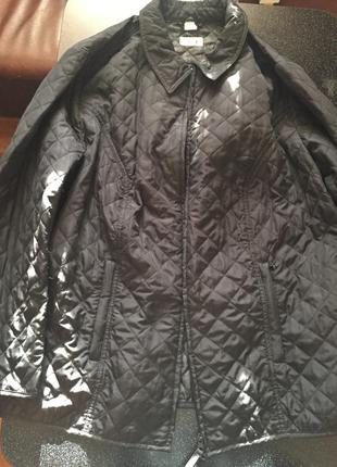Стеганная черная курточка в хорошем состоянии 50 размер1 фото
