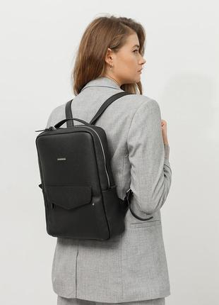 Кожаный женский городской рюкзак на молнии черный флотар