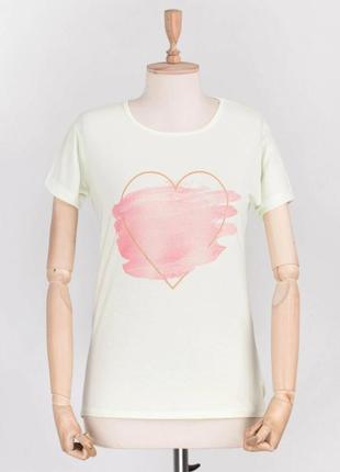 Стильная желтая футболка с рисунком принтом сердцем модная3 фото