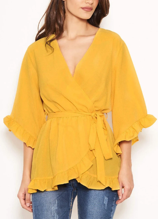 Желтая блуза с запахом и оборкой на талии2 фото