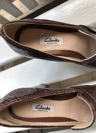 Шкіряні,коричневі туфлі на високому каблуці,39 розмір clarks3 фото