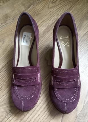 Туфли фиолетового цвета pantone 20221 фото