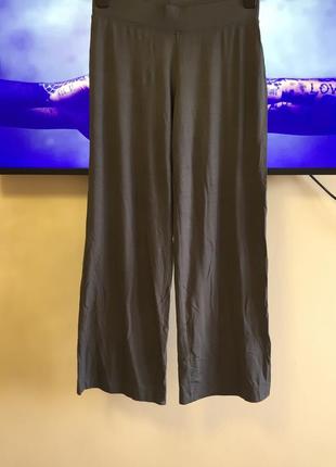 Широкие леггенсы