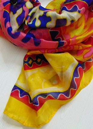 Яскравий шарф для дівчини8 фото