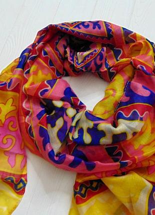 Яркий шарф для девушки 6