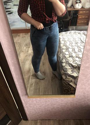 Джинсы