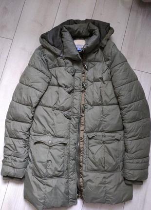 Зимова куртка bershka болотного кольору