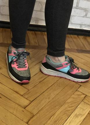 Женские кроссовки от фирмы graceland2 фото