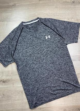 Футболка under armour