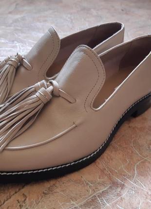 Шикарні шкіряні туфлі лофери з пензликами h&m4 фото