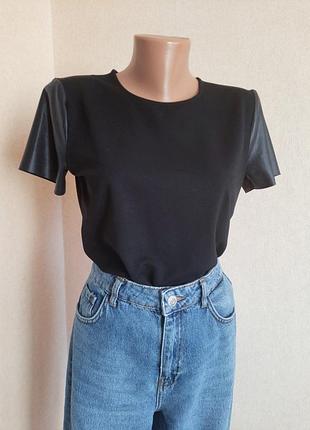 Футболка great plains чорна базова чорна оверсайз футболочка базова екошкіра