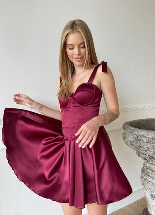 Атласное платье с корсетом бордовый4 фото
