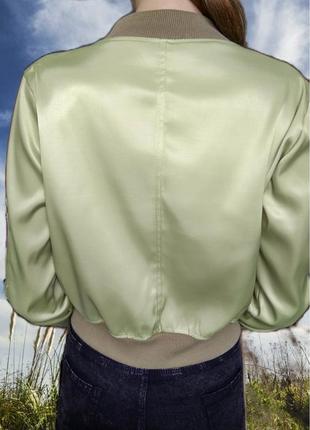 Трендовая короткая салатовая курточка без подкладки/бомбер4 фото