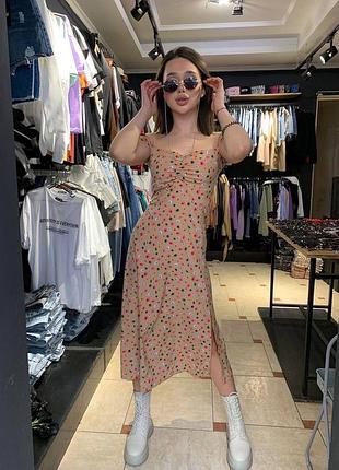 Трендовое платье