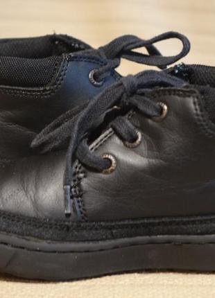 Об'єднані чорні фірмові снікерси skechers 27 1/2 р.