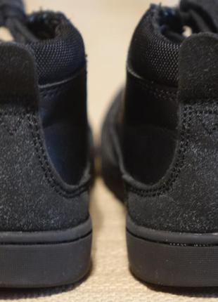 Об'єднані чорні фірмові снікерси skechers 27 1/2 р.