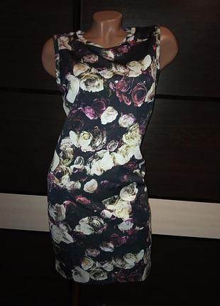 Платье по фигуре в принт розы