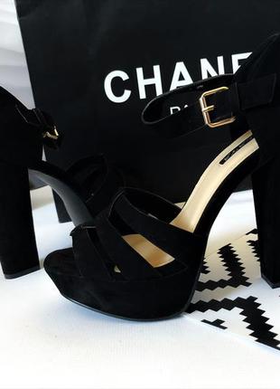 Шикарные босоножки