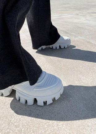 Жіночі кросівки prada cloudbust white3 фото