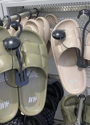 Шльопанці літник тапки резинові беж хакі h&m оригінал4 фото