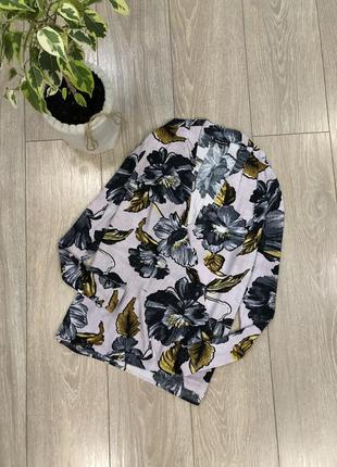 Блуза на запах в цветы