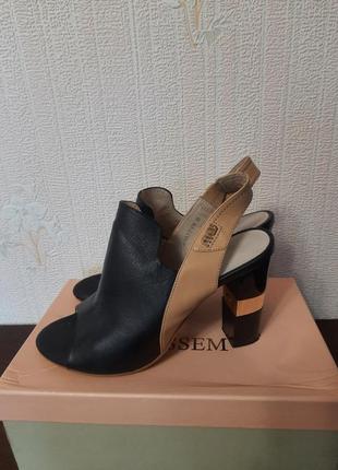 Босоніжки 39 розміру