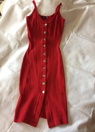 Ефектна сукня червоного кольору2 фото