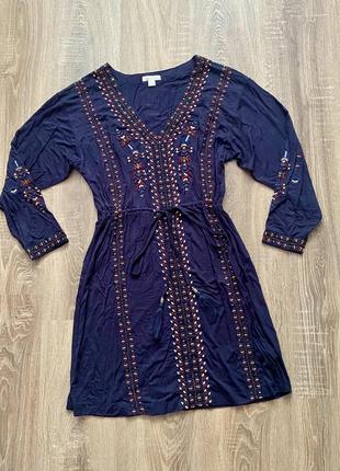 Плаття з вишивкою (бісер)