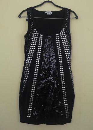 Мини платье в пайетках и заклепках