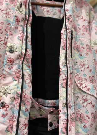 Розовая куртка/пуховик с цветочным принтом6 фото