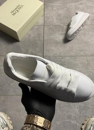 Кроссовки сникерсы alexander mcqueen triple white.3 фото