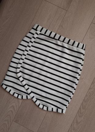 Boohoo.нова спідничка в смужку .