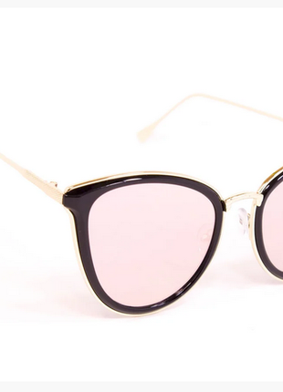 Женские солнцезащитные очки в стильной оправе.2 фото
