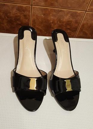 Босоножки стукалки без пятки