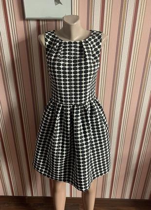 Красивое платье в горошек 😍