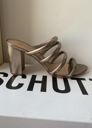 Босоніжки шкіряні schutz