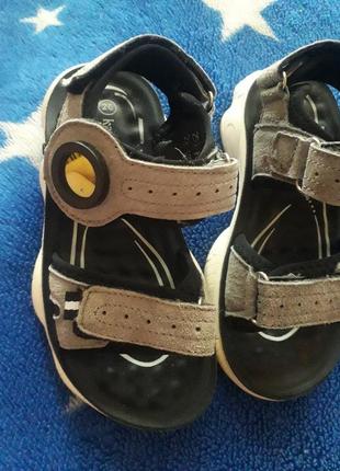 Босоніжки 26р