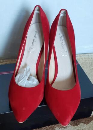 Туфли красного цвета под замш 41 см на ногу 25.5см
