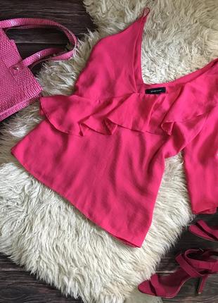 Блуза на одно плече с одним рукавом яркая фуксия малиновая