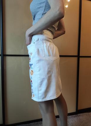 Джинсовая юбка белая в цветочный принт от top shop4 фото
