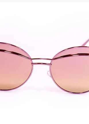 Женские солнцезащитные очки в стильной оправе.3 фото