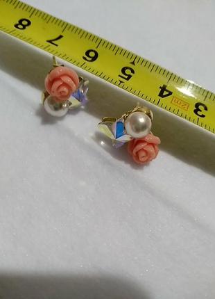 Сережки трояндочки з перлинами і кристалами у формі метелик 🦋.4 фото