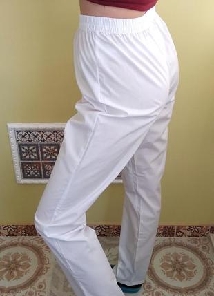 Женские медицинские белые брюки,40 р по сниженной цене2 фото